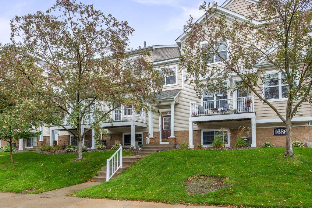 Photo of 1686 Village Trail E #2, Maplewood, MN 55109 (MLS # 7144382)