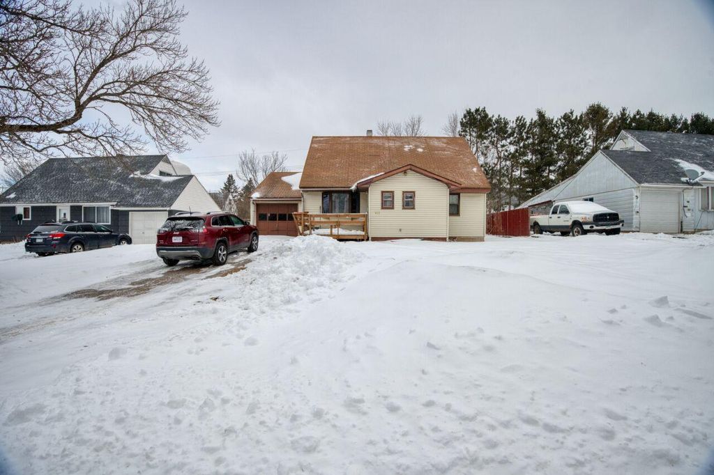 Photo of 417 Arlington Road, Hoyt Lakes, MN 55750 (MLS # 7037647)