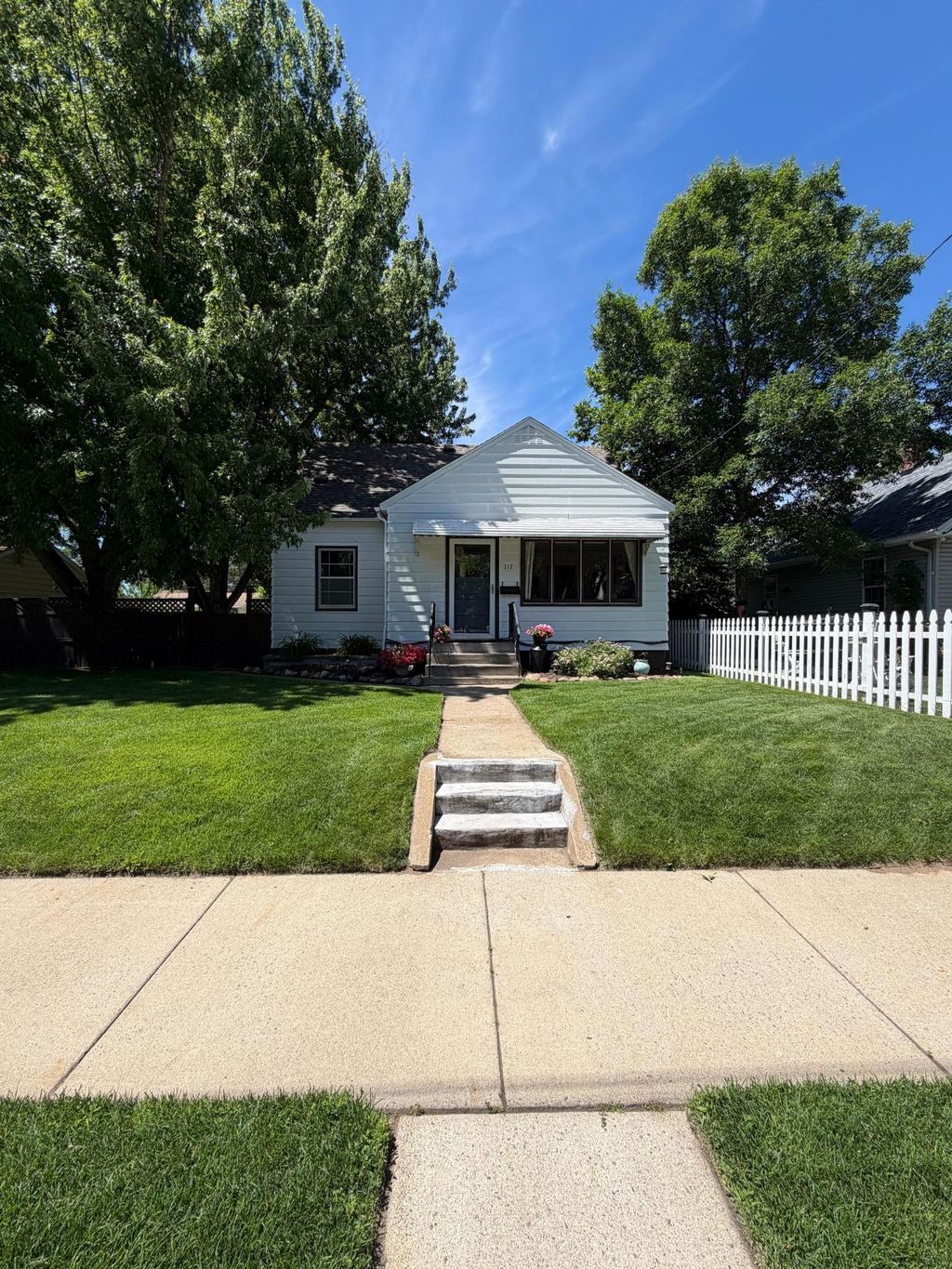 Photo of 117 26TH Avenue N, Saint Cloud, MN 56303 (MLS # 7092681)