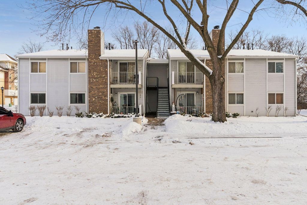 Photo of 2250 Benson Avenue #H, Saint Paul, MN 55116 (MLS # 6822290)