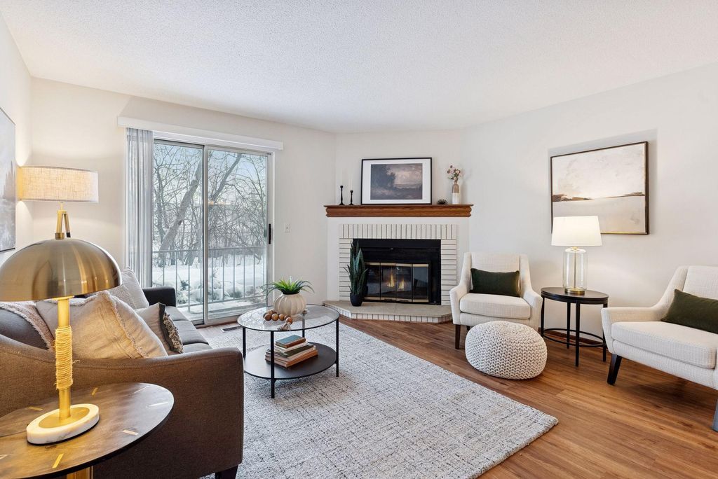 Photo of 2250 Benson Avenue #H, Saint Paul, MN 55116 (MLS # 6822290)