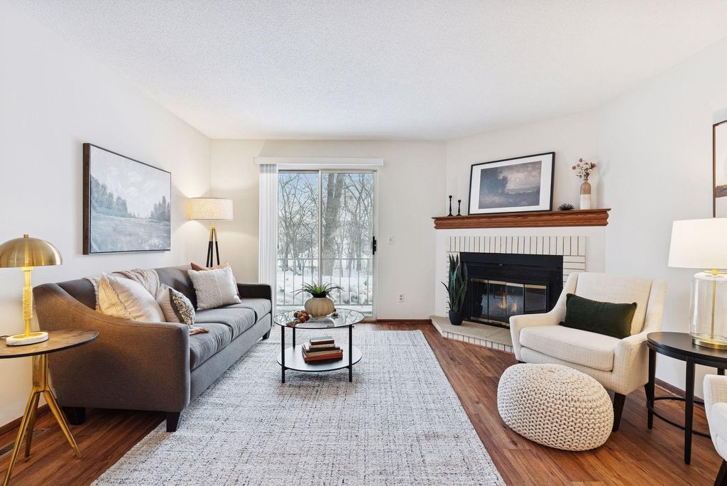 Photo of 2250 Benson Avenue #H, Saint Paul, MN 55116 (MLS # 6822290)