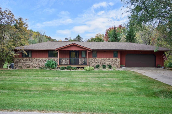 Photo 1 of 29 — 2197 Clinton Drive, Winona, MN 55987