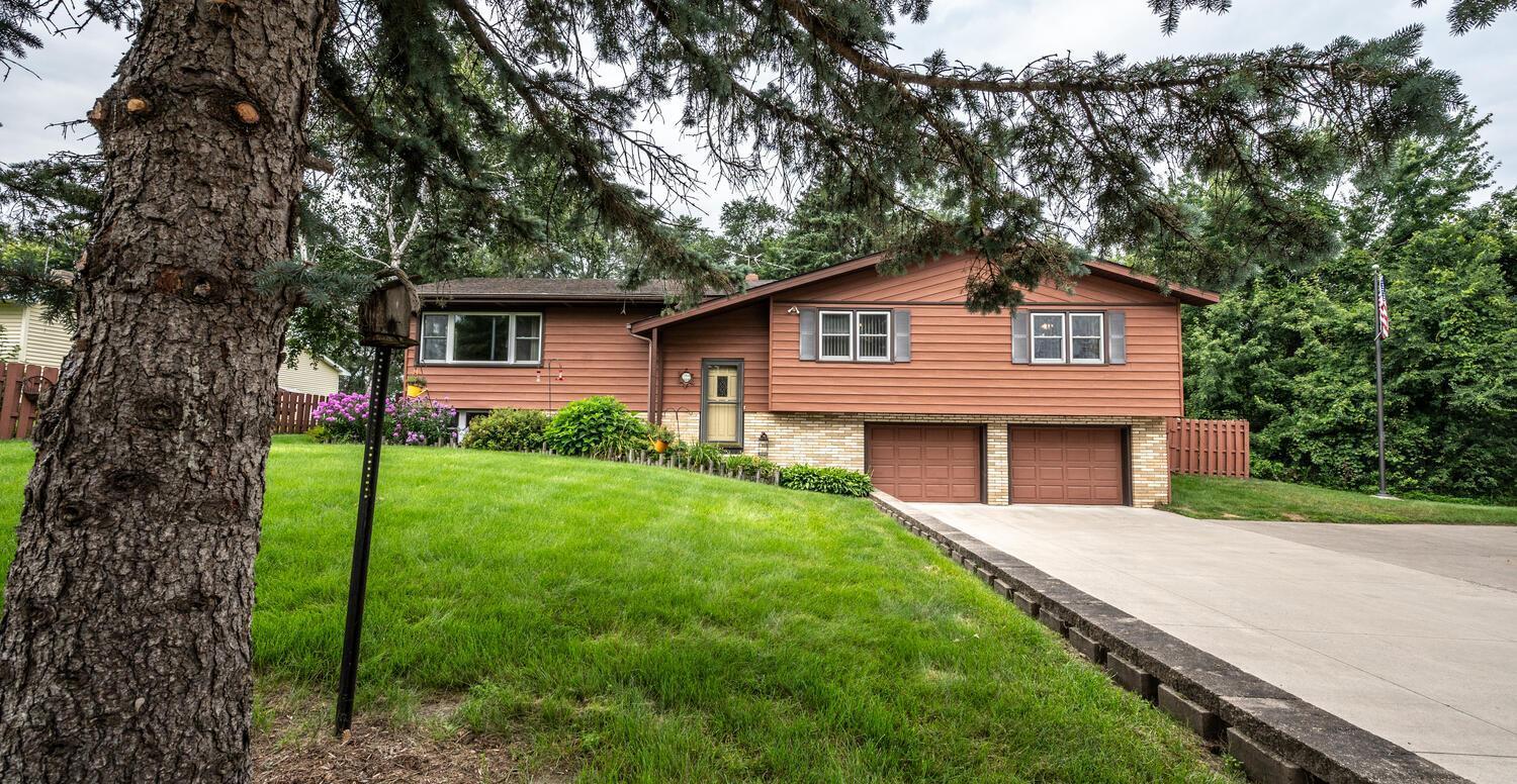 20155 Biscayne Avenue W