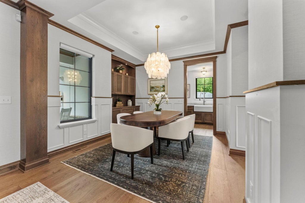 Photo of 1915 Oakland Road, Minnetonka, MN 55305 (MLS # 7162128)