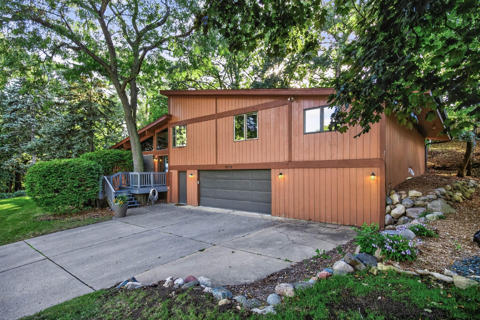 10240 Chicago Circle