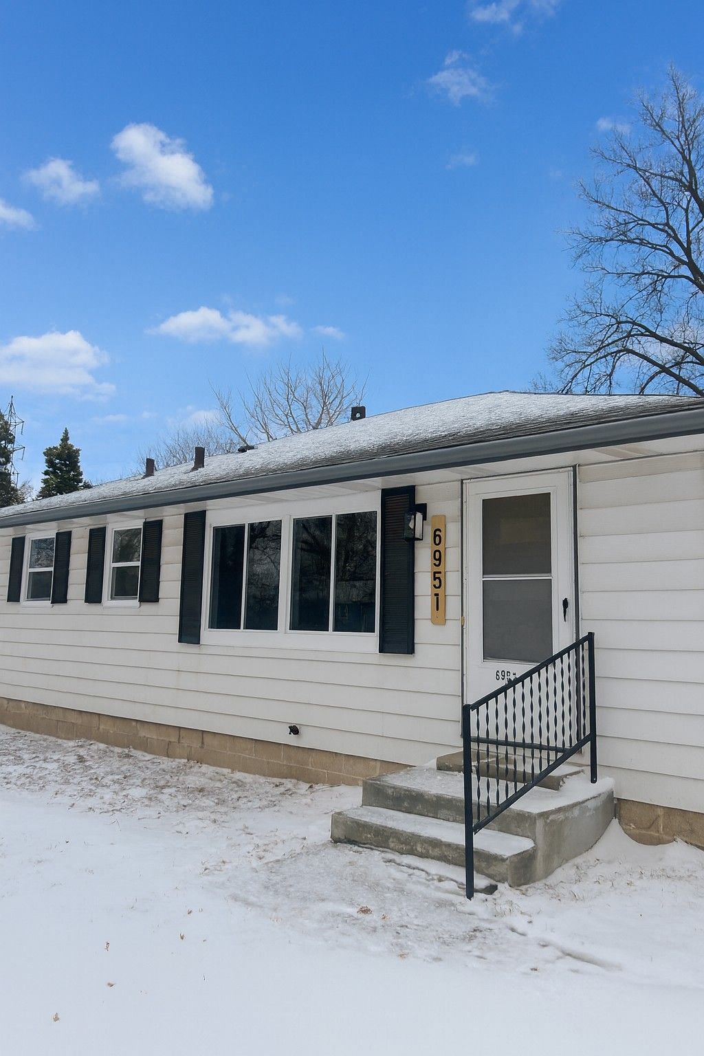Photo of 6951 11th Street N, Oakdale, MN 55128 (MLS # 6822328)