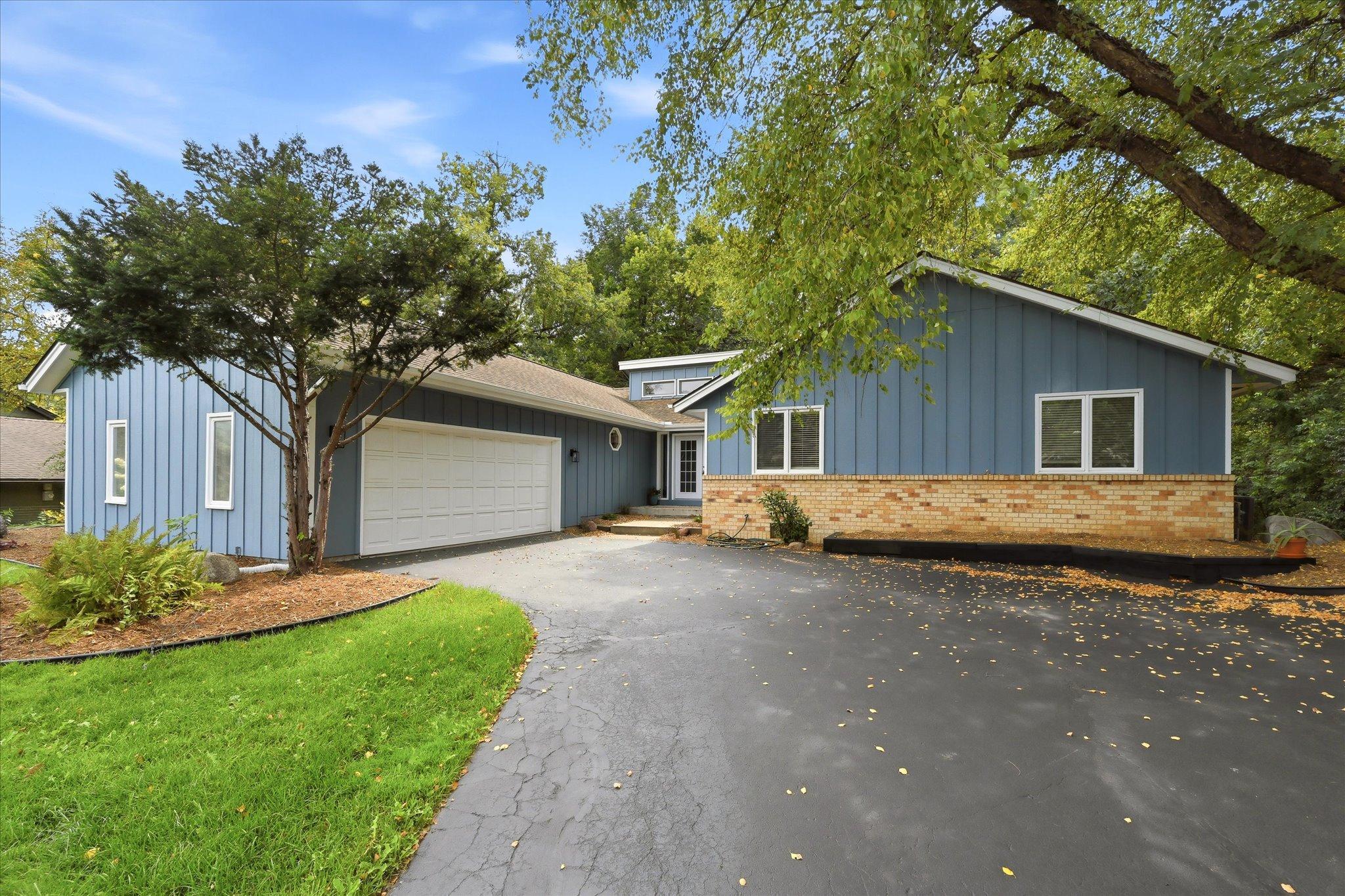 1592 Sherwood Court