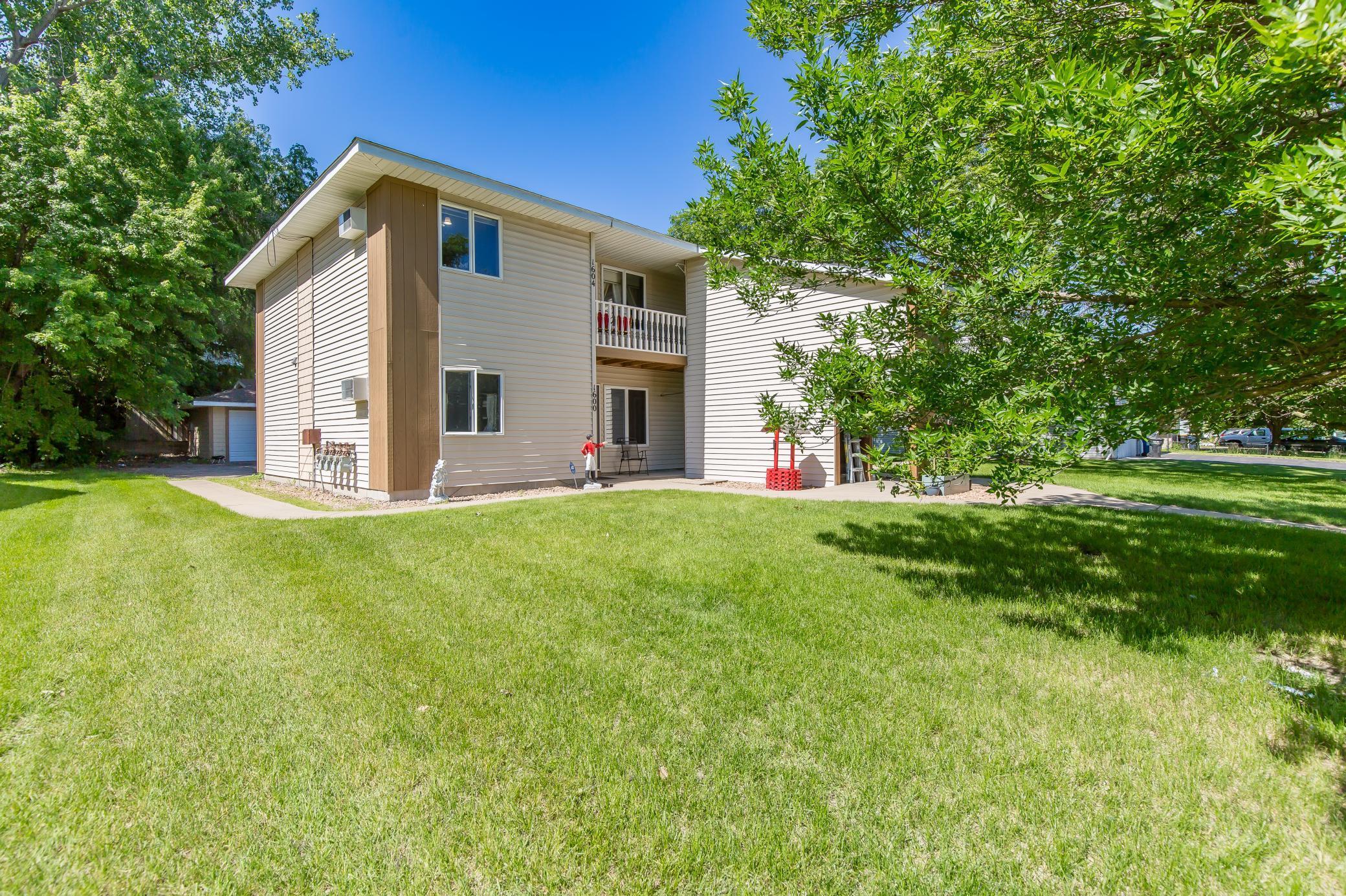 1600 Roundhouse Circle