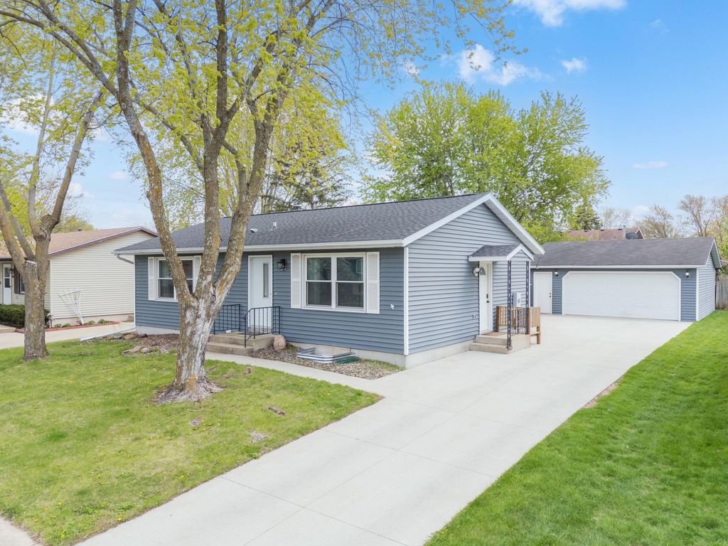 Photo of 2014 43rd Street NW, Rochester, MN 55901 (MLS # 7054897)