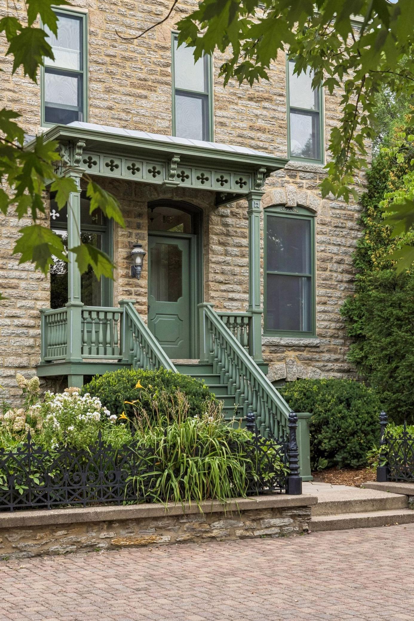 16 Grove Street 16B