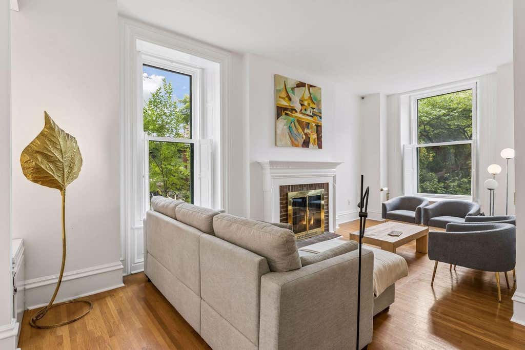 Photo of 16 Grove Street #16B, Minneapolis, MN 55401 (MLS # 7112107)