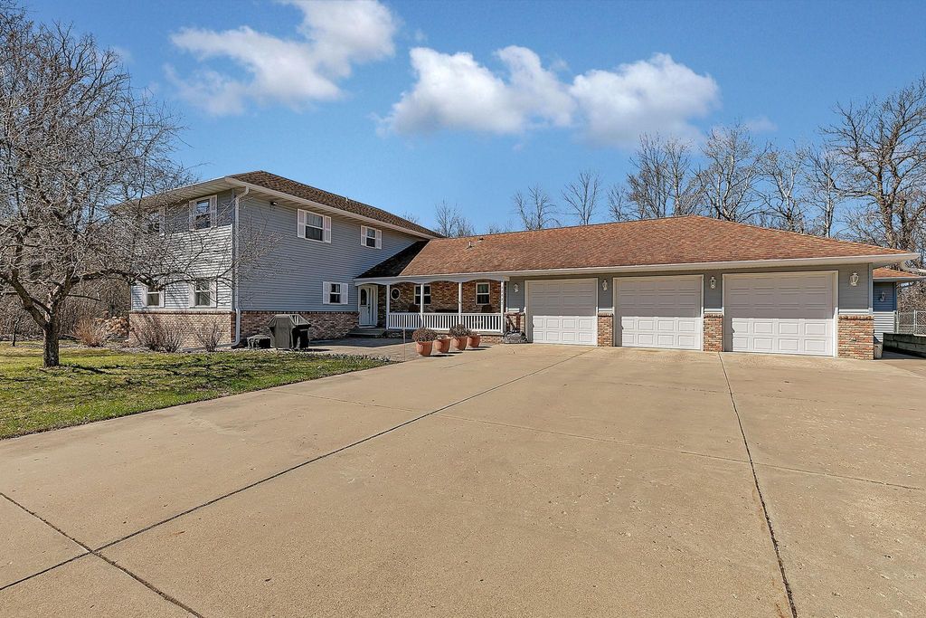 Photo of 17425 Northwood Drive, Paynesville, MN 56362 (MLS # 7054606)