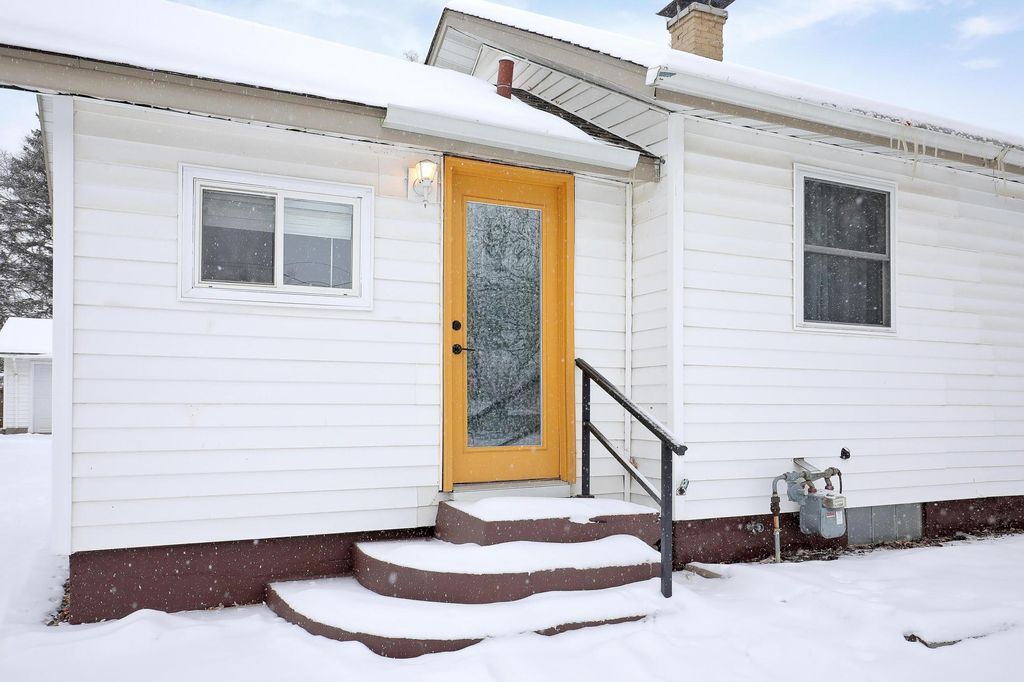 Photo of 214 18th Street W, Hastings, MN 55033 (MLS # 6824887)