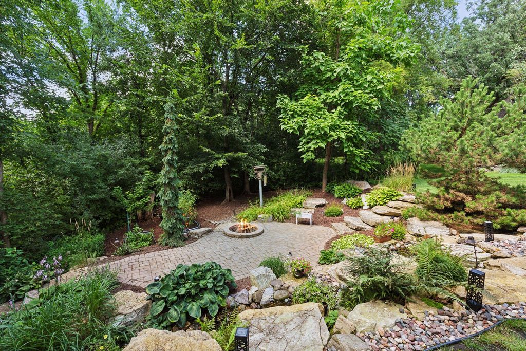 Photo of 10580 Alison Way, Inver Grove Heights, MN 55077 (MLS # 6757865)