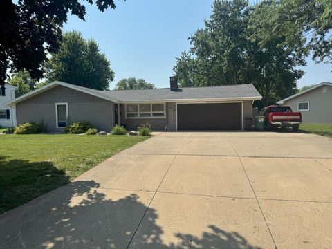 Photo of 410 Ridge Road, Albert Lea, MN 56007 (MLS # 6772511)