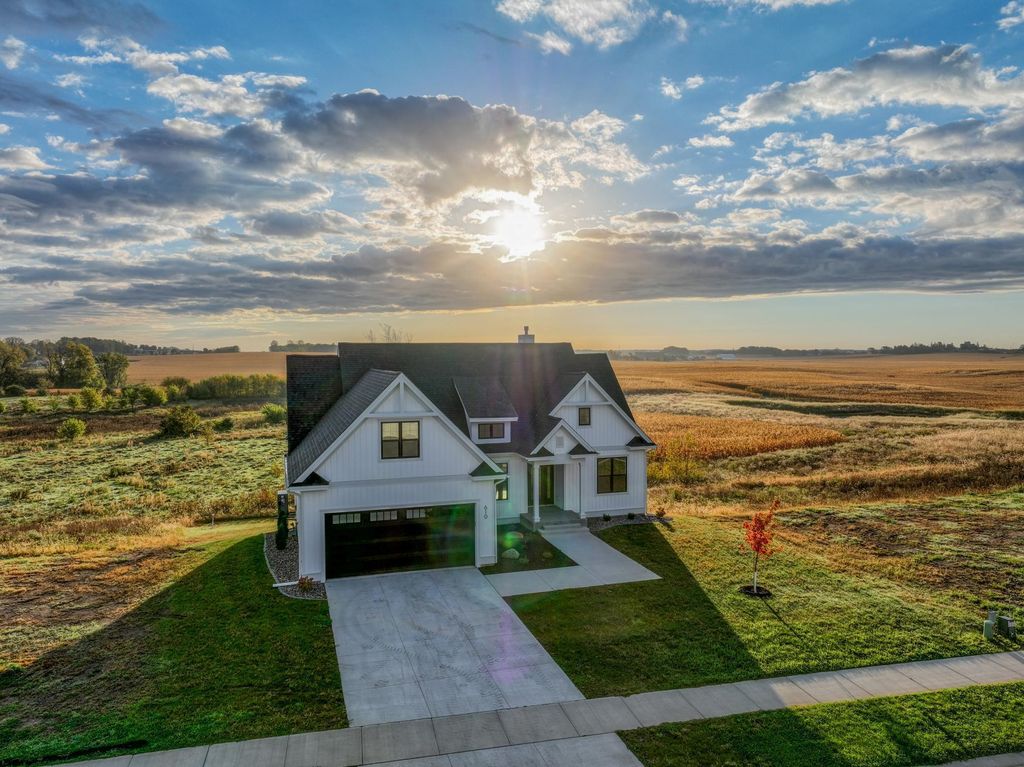 Photo of 610 Field Point Street, Roberts, WI 54023 (MLS # 7021522)