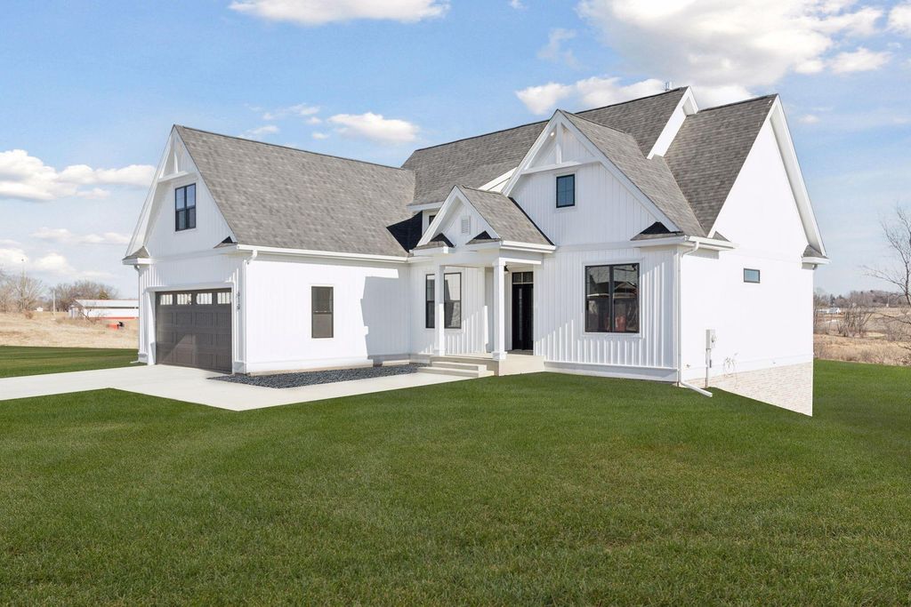 Photo of 610 Field Point Street, Roberts, WI 54023 (MLS # 7021522)