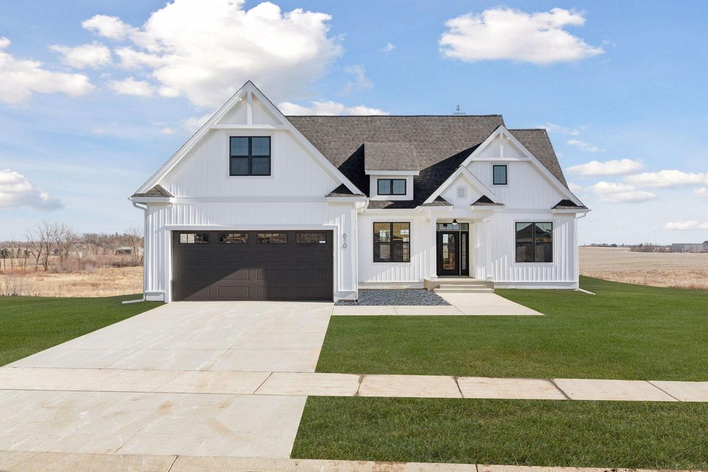 Photo of 610 Field Point Street, Roberts, WI 54023 (MLS # 7021522)