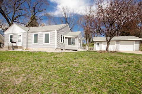 Photo of 177 4th Avenue NW, Hutchinson, MN 55350 (MLS # 7048884)