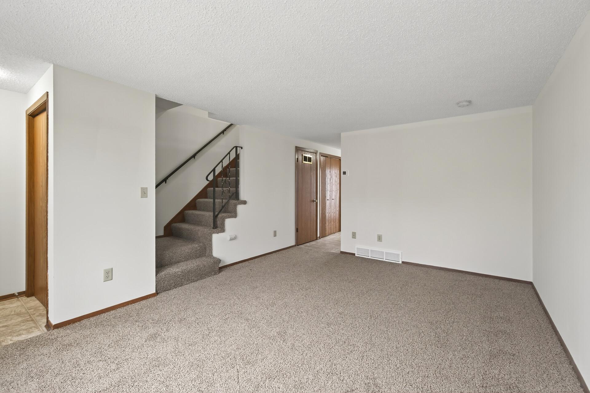 1496 Granada Avenue N