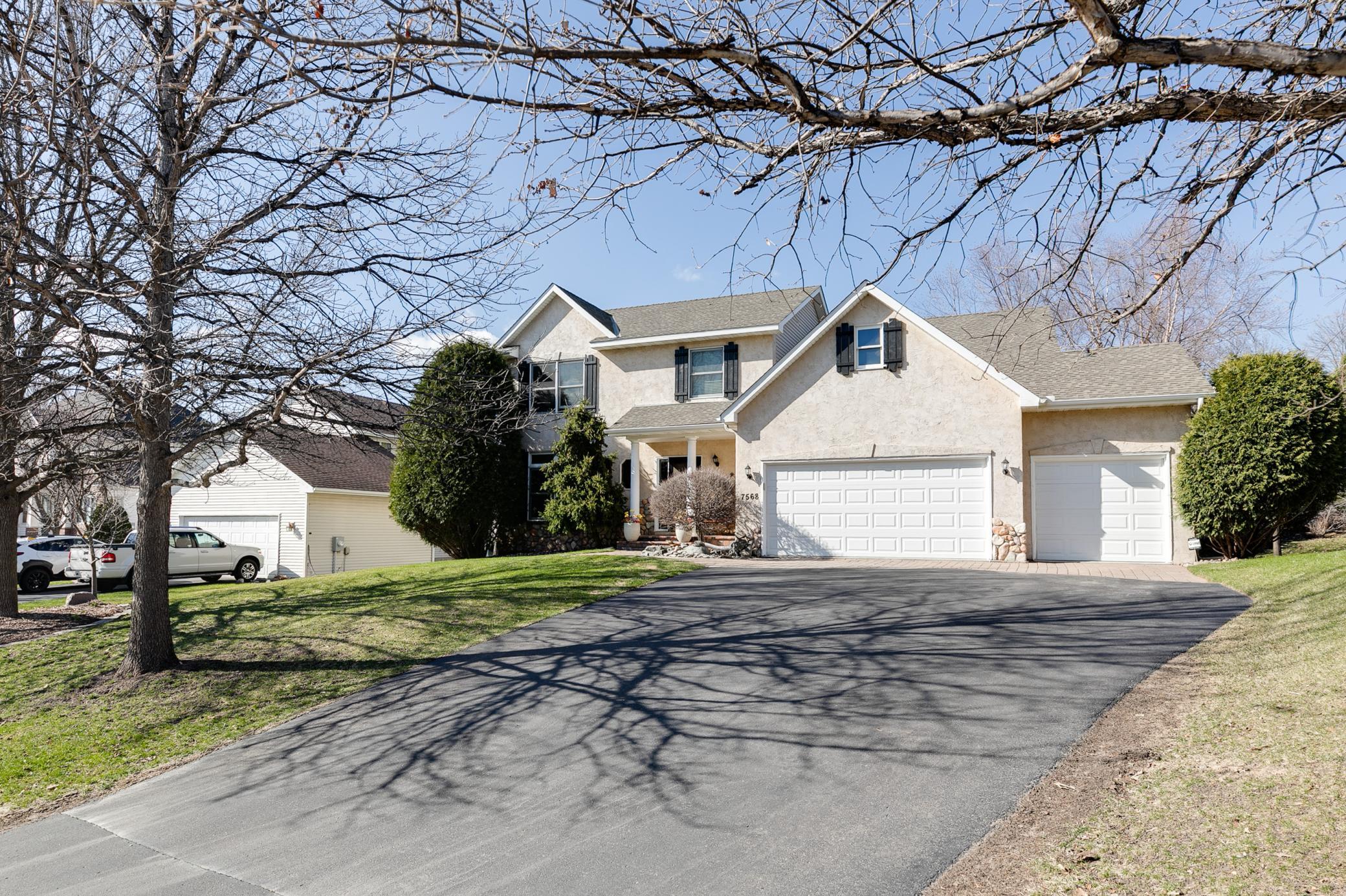 7568 Walnut Curve