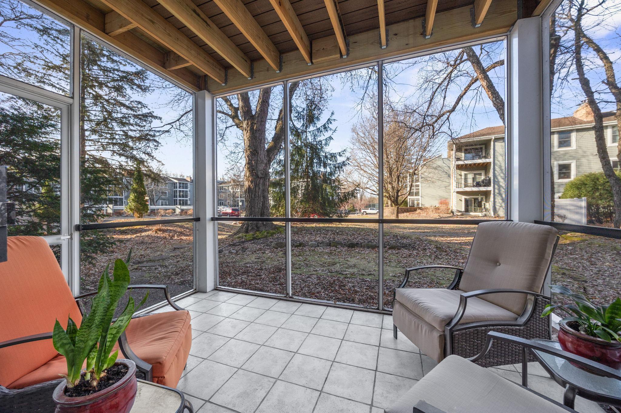 3000 Saint Albans Mill Road 111