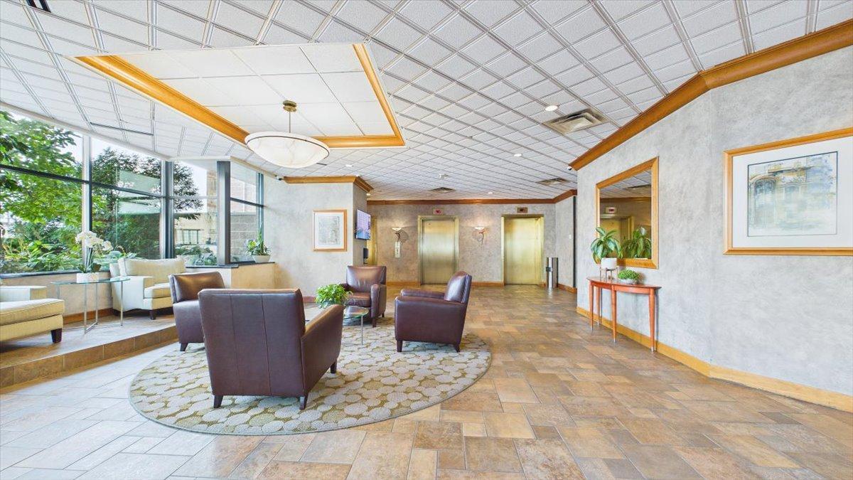 78 10th Street E 3410