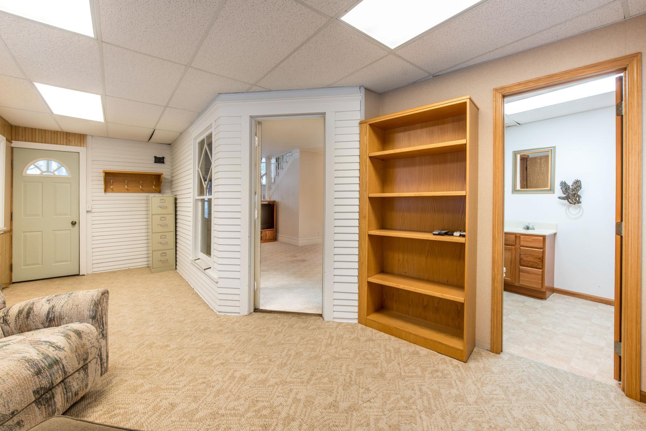 1205 N Nokomis