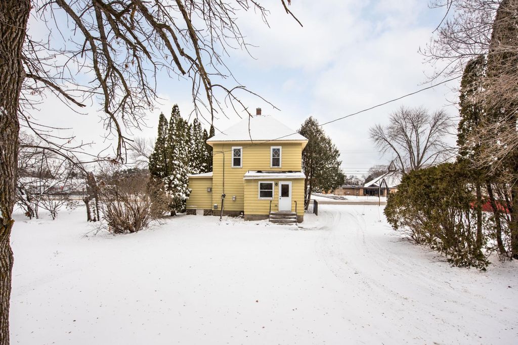 Photo of 1205 N Nokomis, Alexandria, MN 56308 (MLS # 7001988)