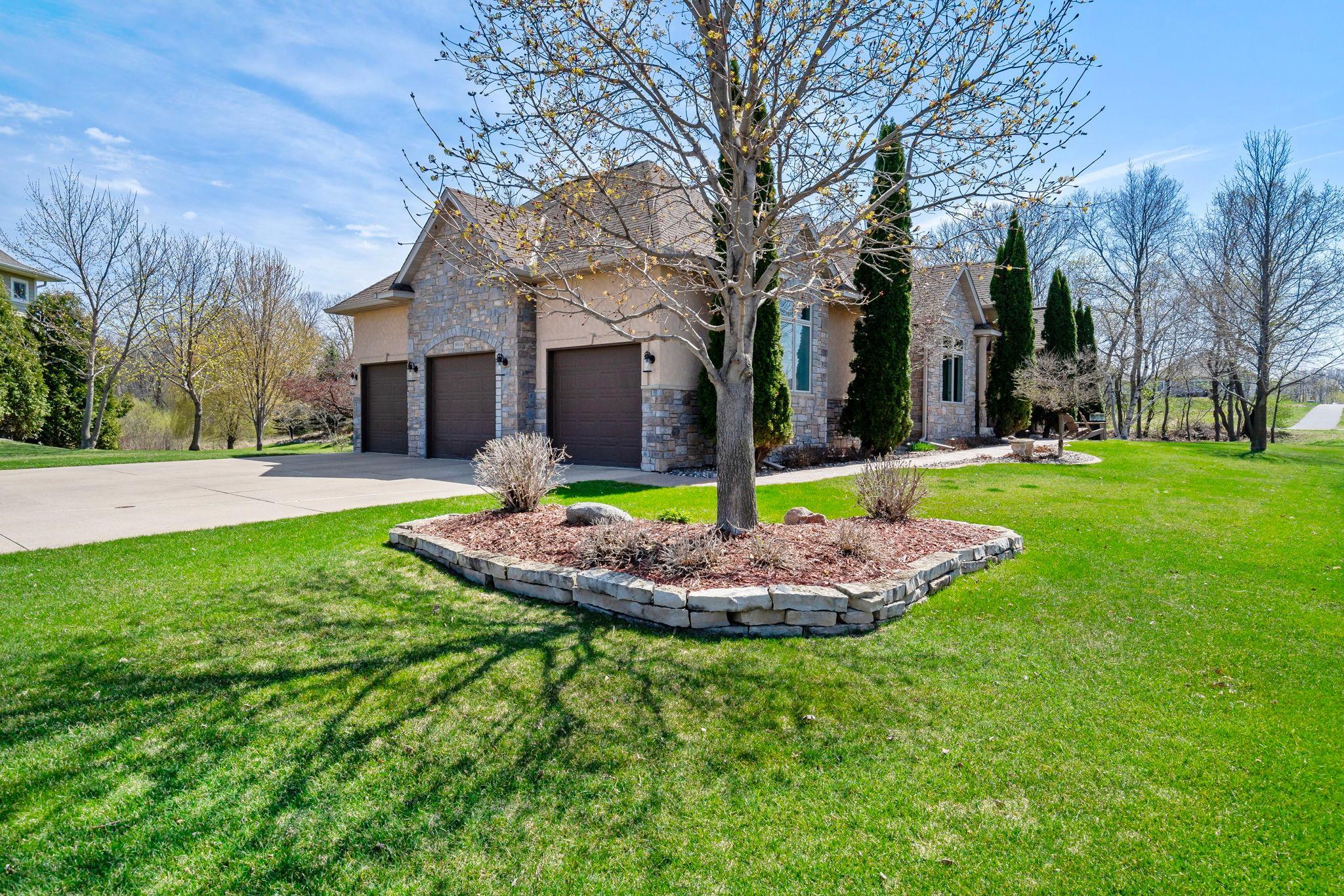 8916 Whispering Oaks Trail