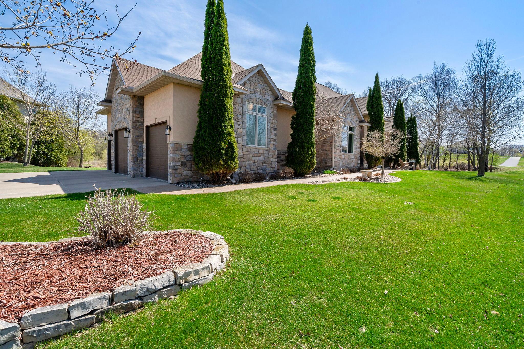 8916 Whispering Oaks Trail