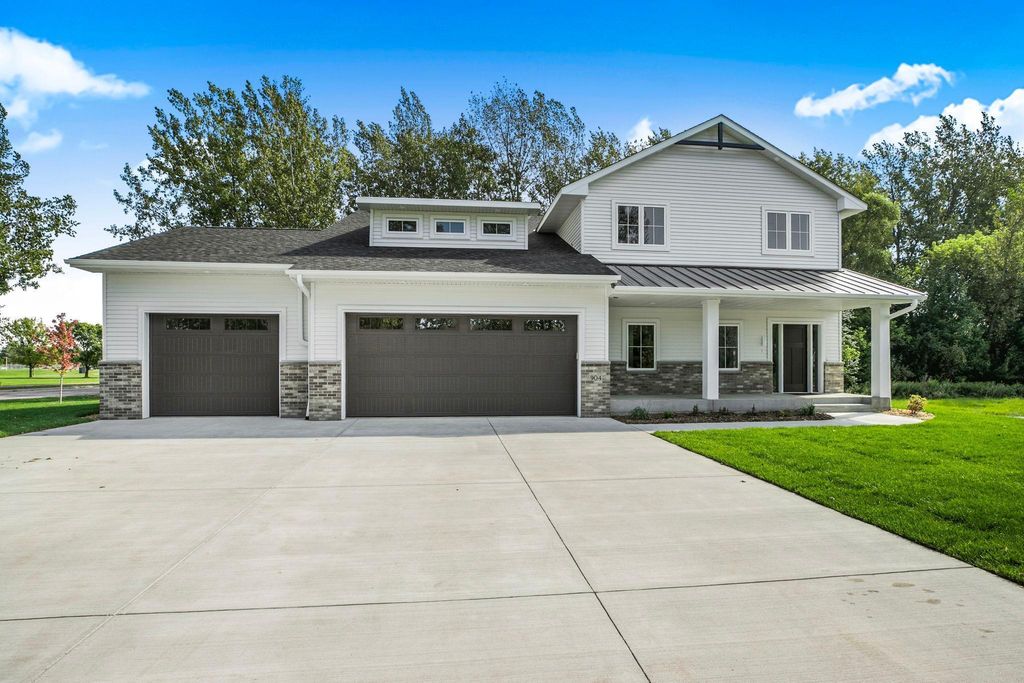 Photo of 904 13th Avenue N, Sartell, MN 56377 (MLS # 6752595)