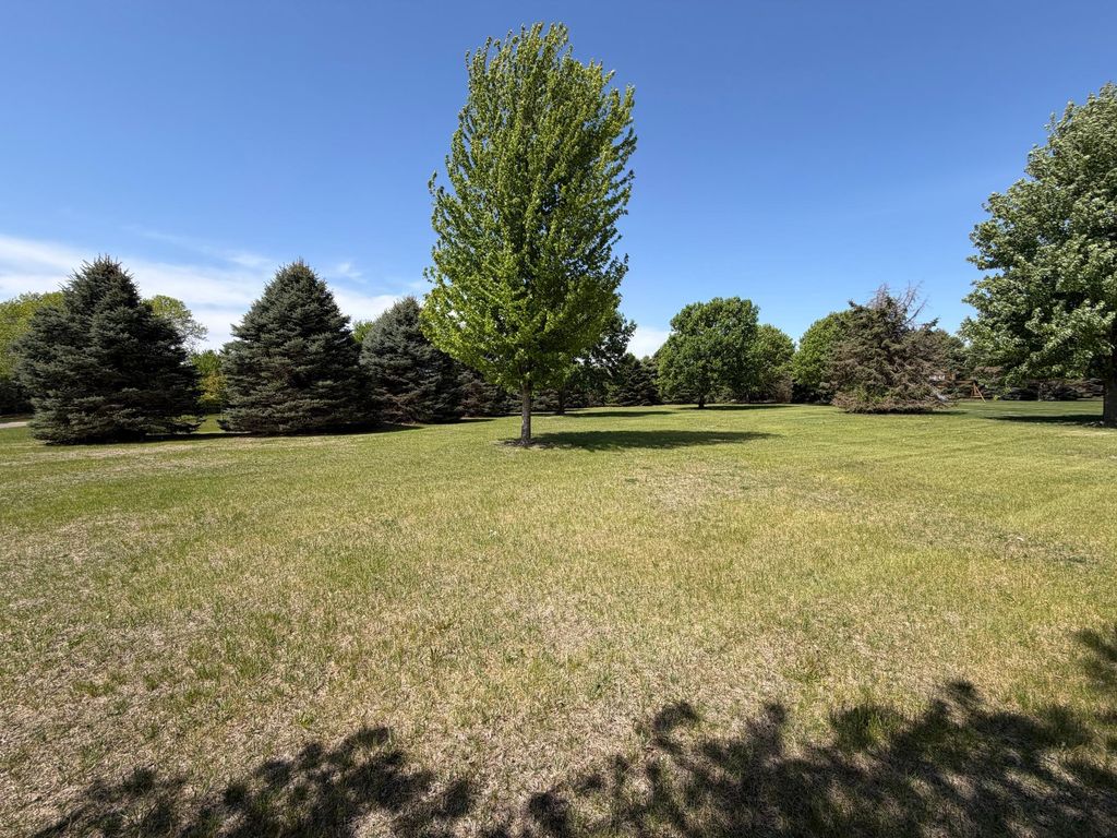 Photo of TBD Bay Oaks Drive, Albert Lea, MN 56007 (MLS # 7071921)