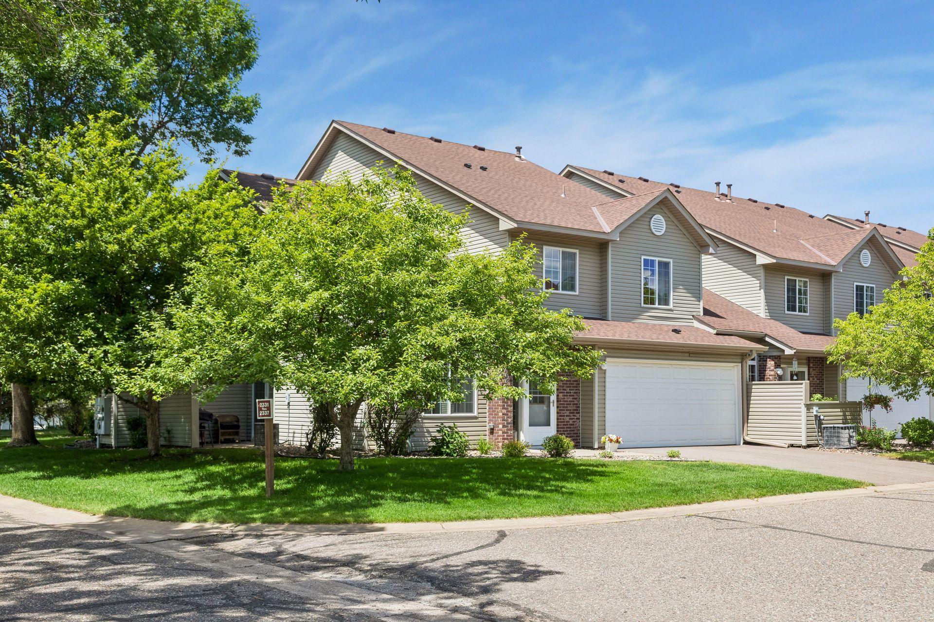 2331 Oakridge Circle
