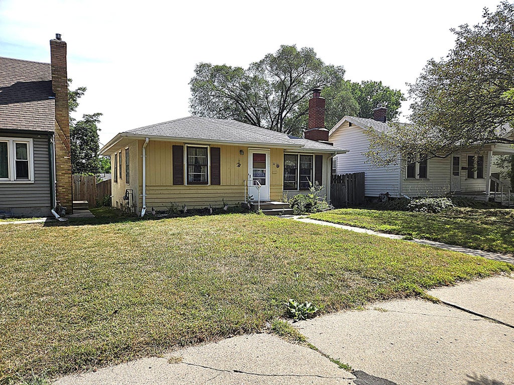 Photo of 3211 Johnson Street NE, Minneapolis, MN 55418 (MLS # 7129238)