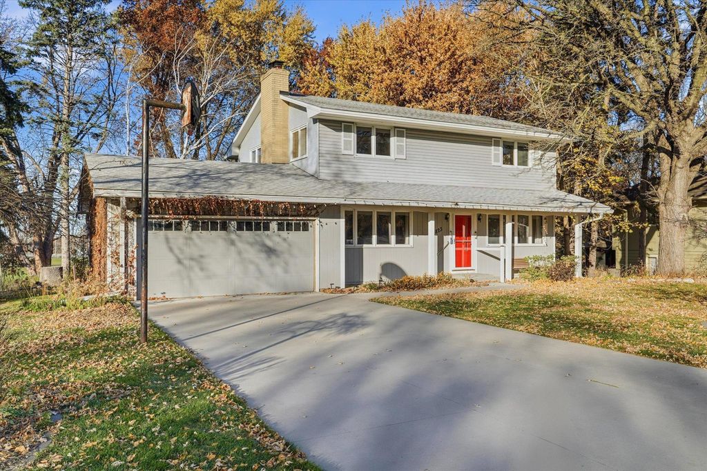 Photo of 1823 Gramsie Road, Arden Hills, MN 55112 (MLS # 6813124)