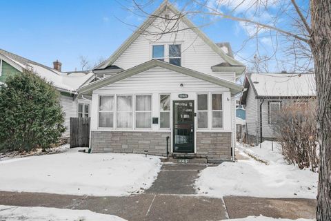 1048 Thomas Avenue Saint Paul MN 55104
