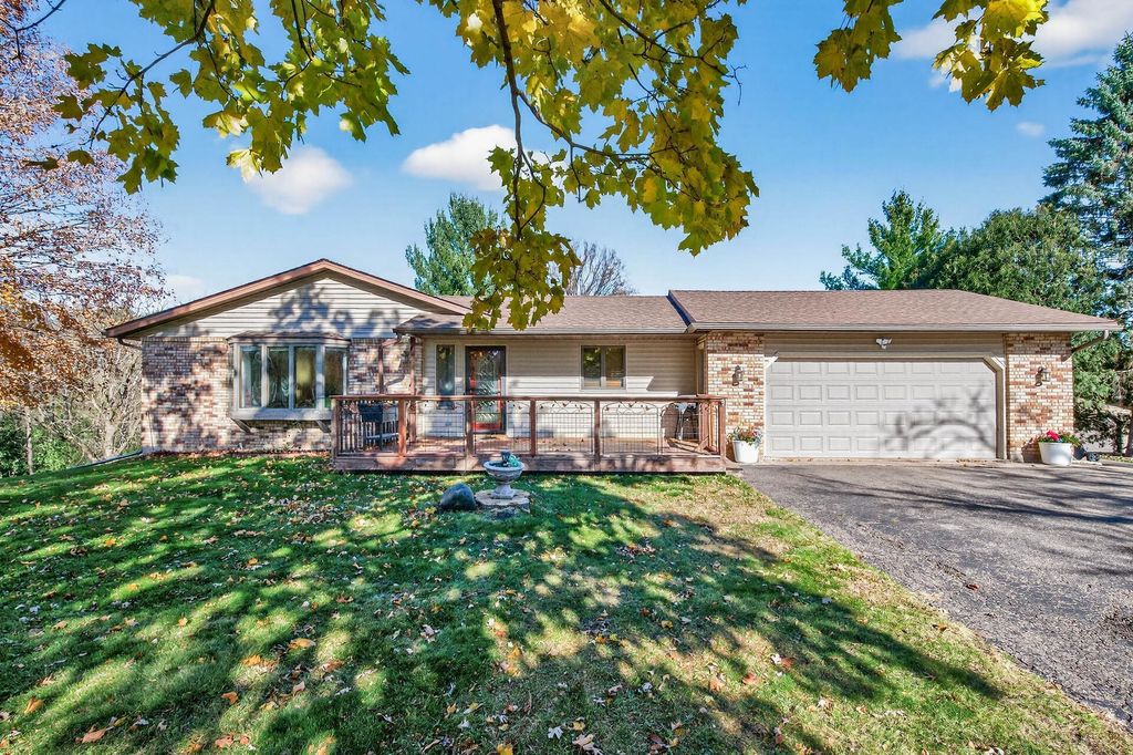 Photo of 719 Countryview Circle, Hudson, WI 54016 (MLS # 6813212)