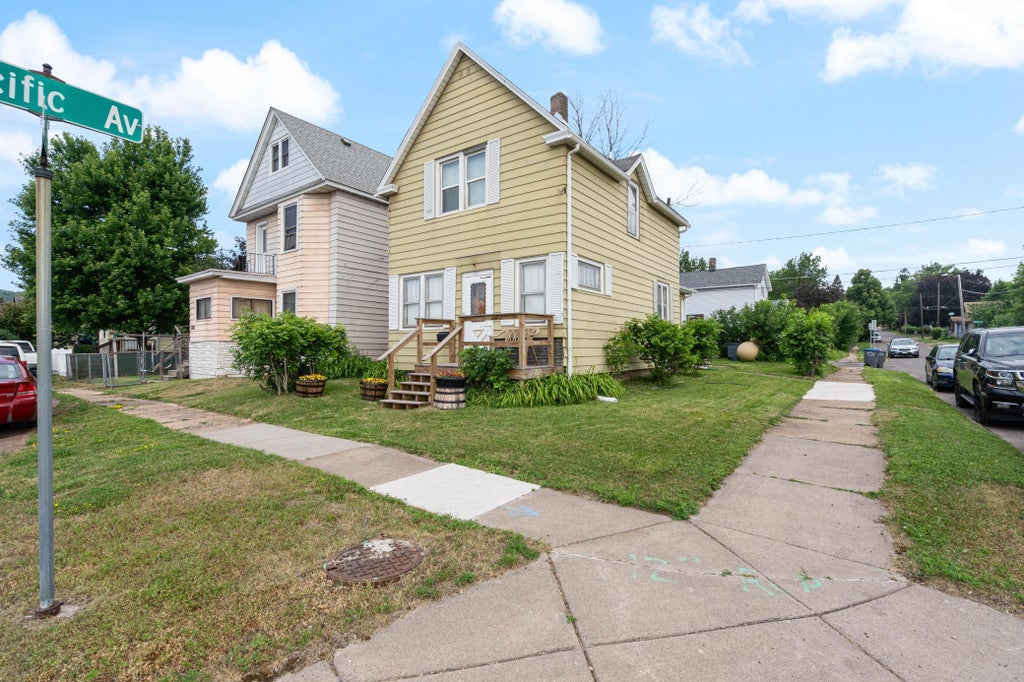 Photo of 3201 Chestnut Street, Duluth, MN 55806 (MLS # 7115869)