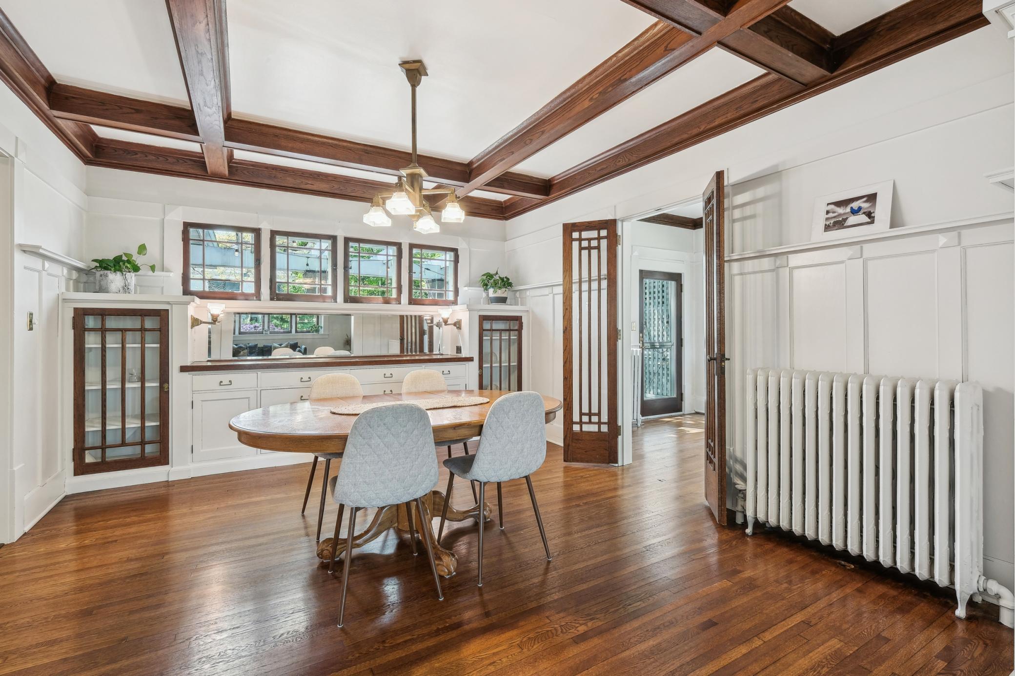 1919 W 49th Street