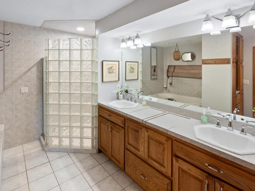 Forest Lake, Minnesota, 55025, United States, 5 Bedrooms Bedrooms, ,4 BathroomsBathrooms,Residential,Active,2034008