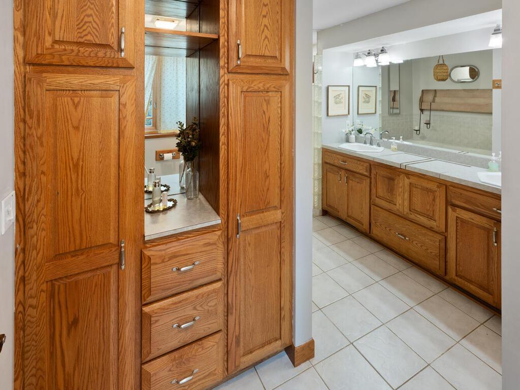 Forest Lake, Minnesota, 55025, United States, 5 Bedrooms Bedrooms, ,4 BathroomsBathrooms,Residential,Active,2034008