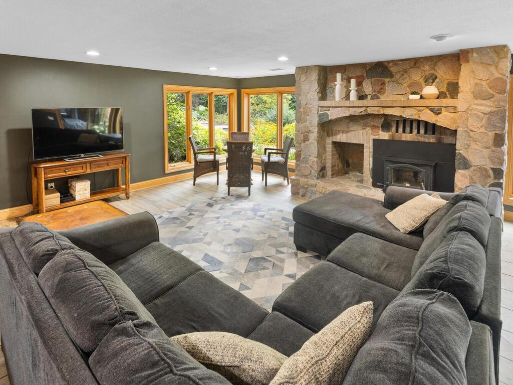 Forest Lake, Minnesota, 55025, United States, 5 Bedrooms Bedrooms, ,4 BathroomsBathrooms,Residential,Active,2034008