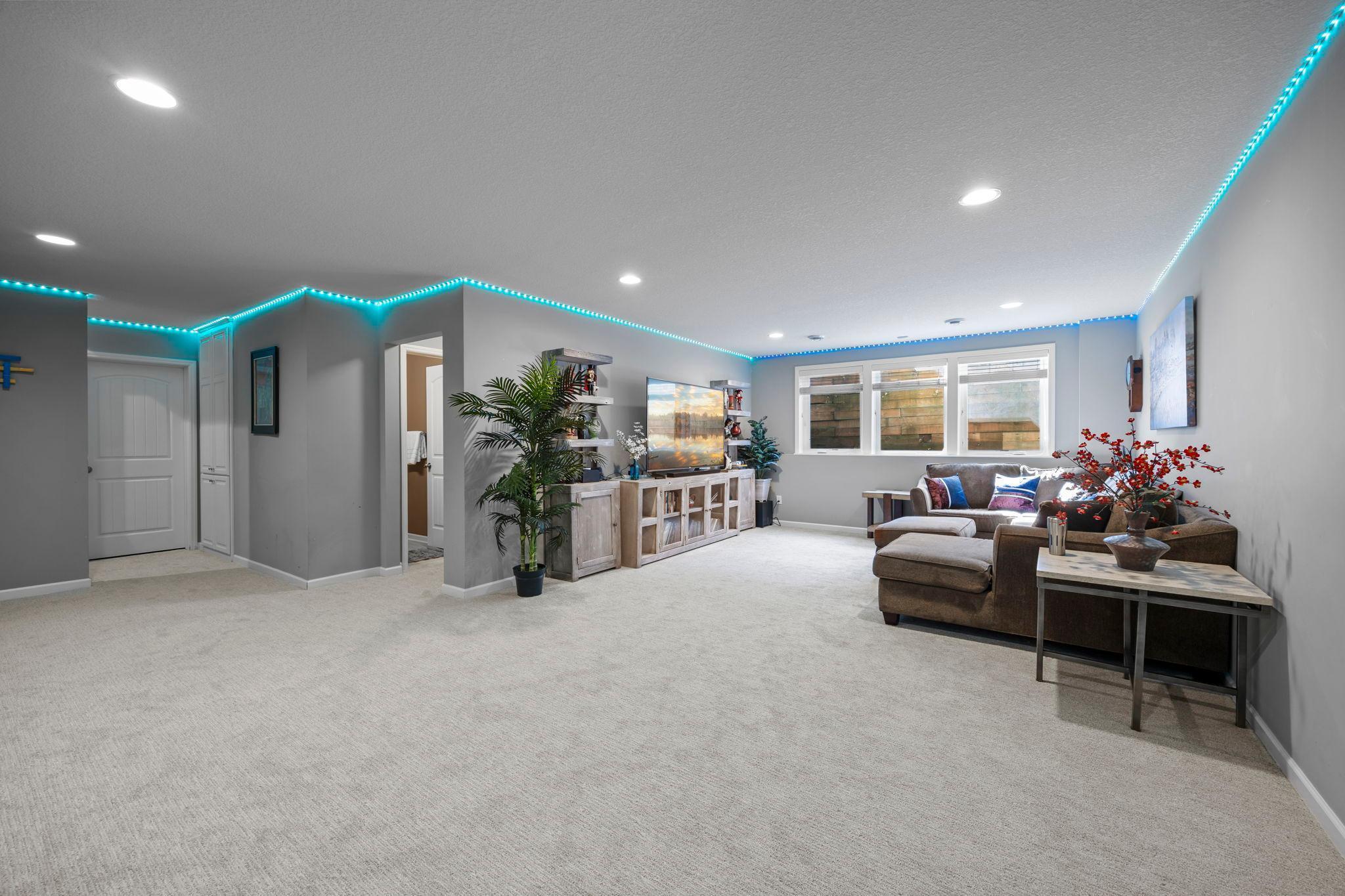 Edina, Minnesota, 55424, United States, 5 Bedrooms Bedrooms, ,4 BathroomsBathrooms,Residential,Active,2026782