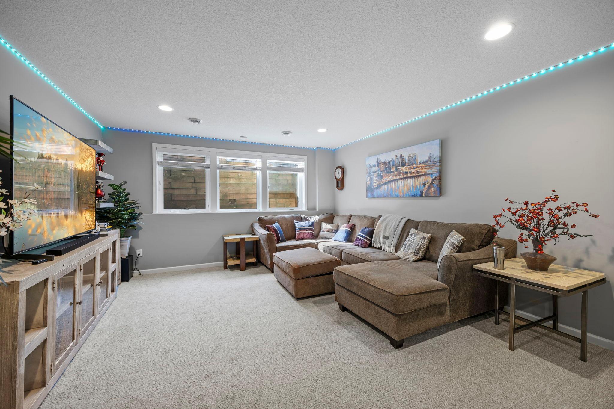 Edina, Minnesota, 55424, United States, 5 Bedrooms Bedrooms, ,4 BathroomsBathrooms,Residential,Active,2026782