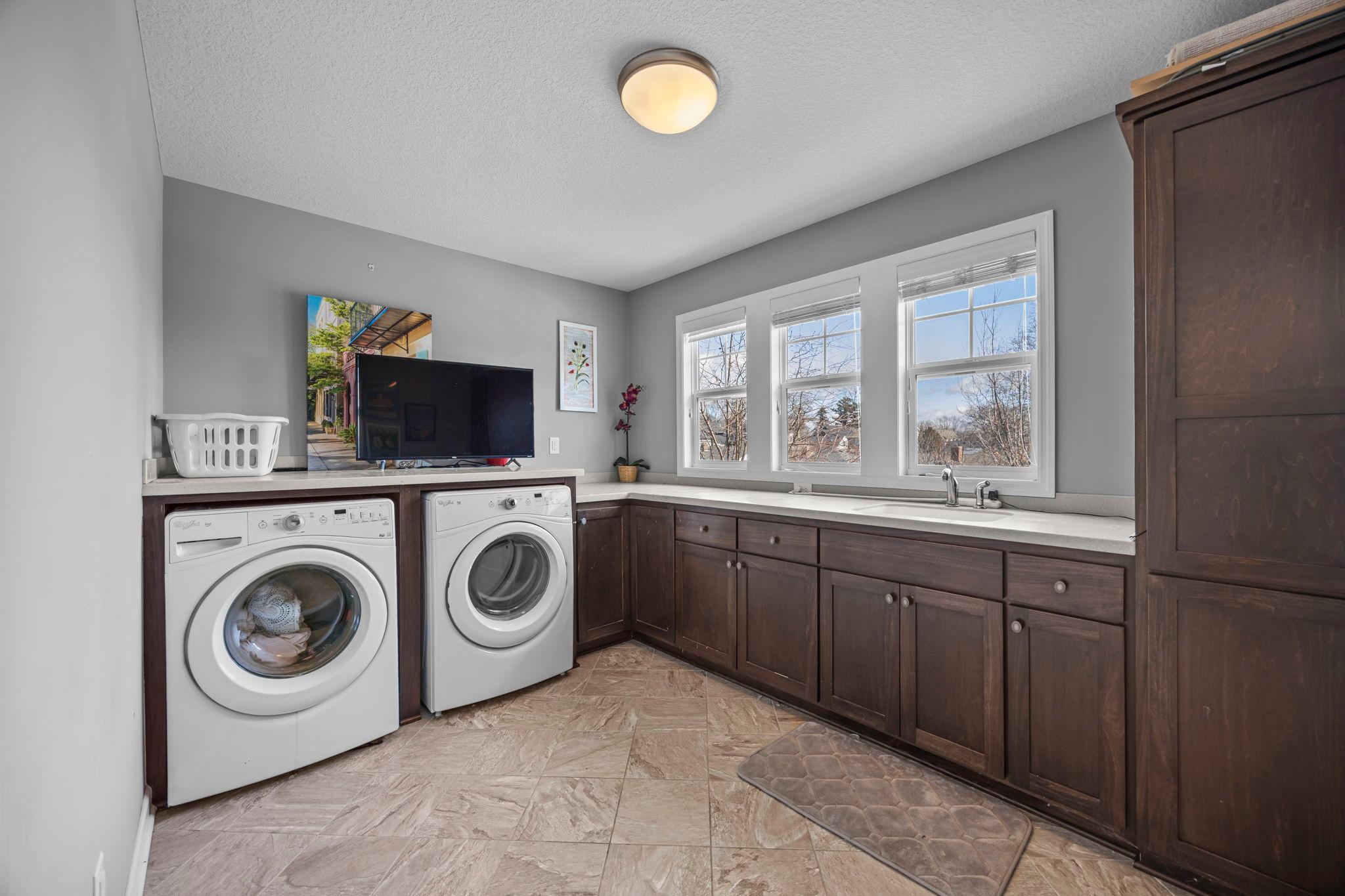 Edina, Minnesota, 55424, United States, 5 Bedrooms Bedrooms, ,4 BathroomsBathrooms,Residential,Active,2026782