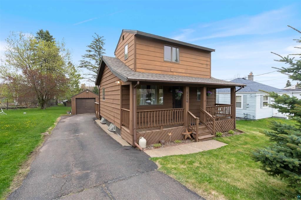 Photo of 2316 Piedmont Avenue, Duluth, MN 55811 (MLS # 7076901)