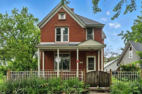 697 Tuscarora Avenue Saint Paul MN 55102