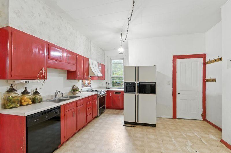 697 Tuscarora Avenue